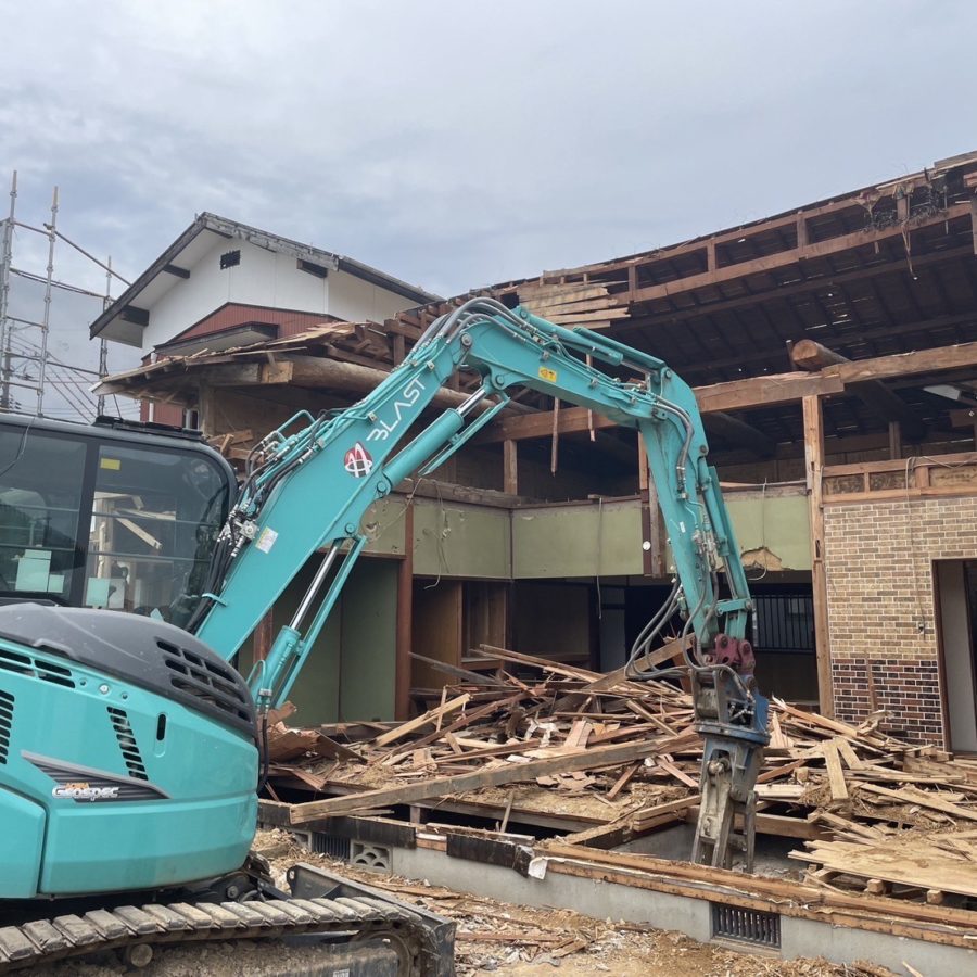 山口市の民家を解体している画像