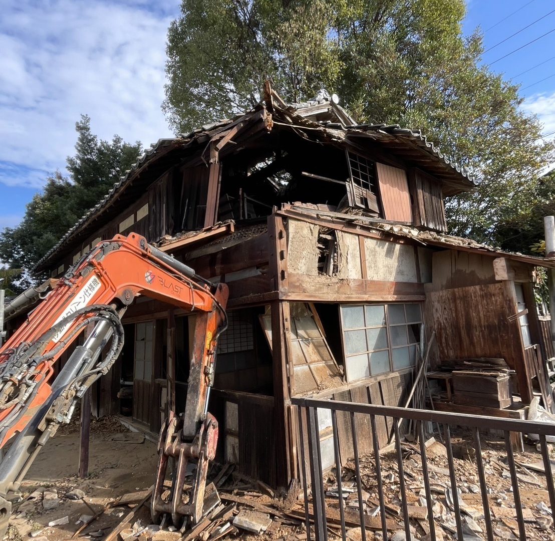 家屋解体中の写真