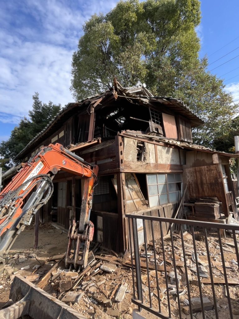 家屋解体中の写真