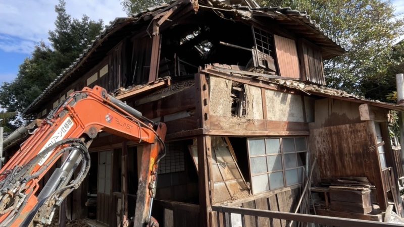 家屋解体中の写真